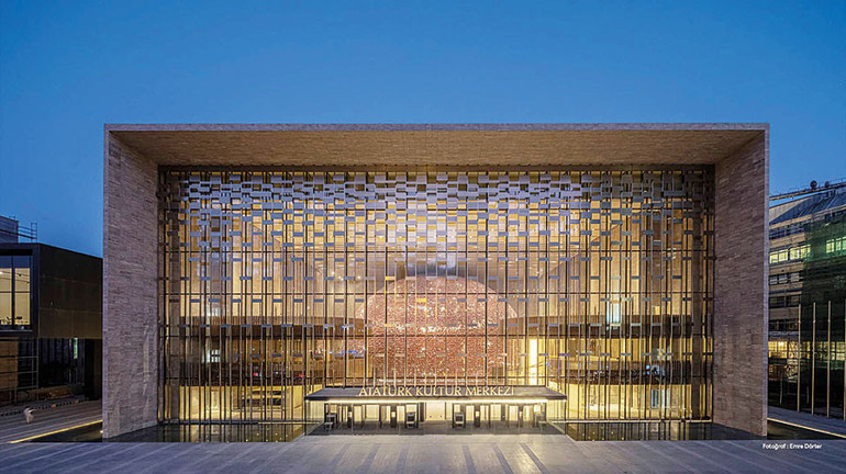 Geline, ilk baskı Saatleri Ayarlama Enstitüsü kitabını taktı