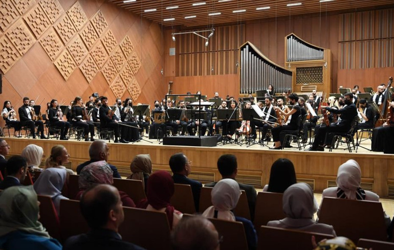 Emine Erdoğan, Filistin Gençlik Orkestrası ve CSO sanatçılarının “Barış Konseri”ni izledi