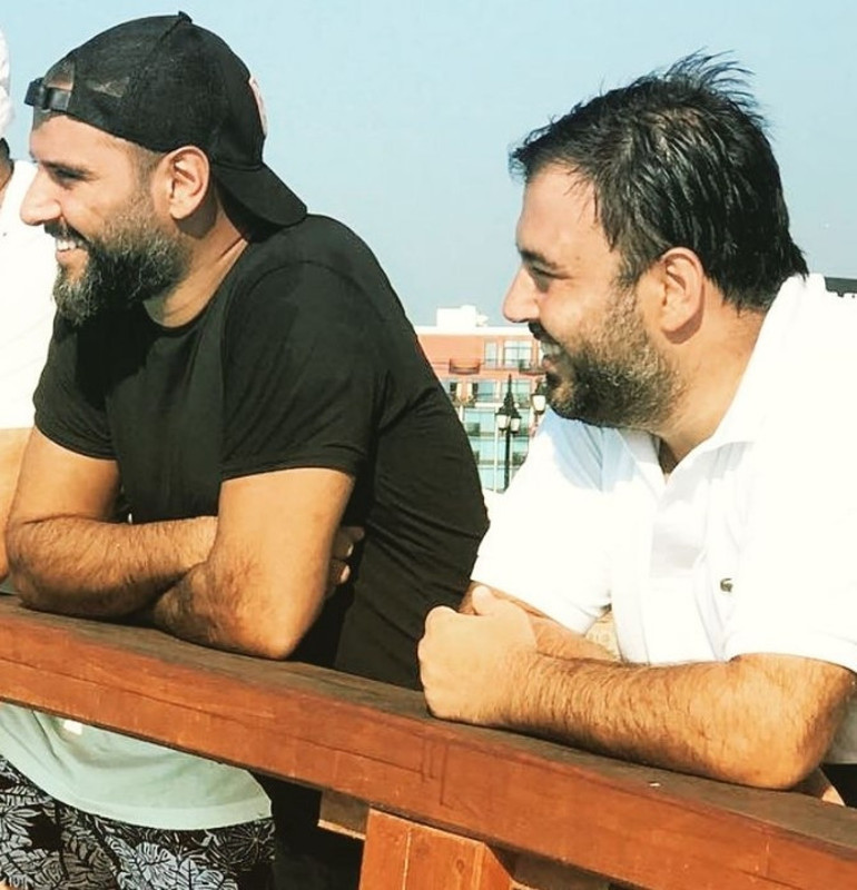 Selçuk Tektaşın ölüm yıl dönümünde Alişan ve Merve Tektaştan duygusal paylaşım:  Evinin ışığının sönmesinin ne demek olduğunu bilemezler