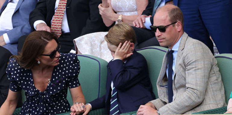 Prens George 9 yaşında: Kısa pantolondan takım elbiseye