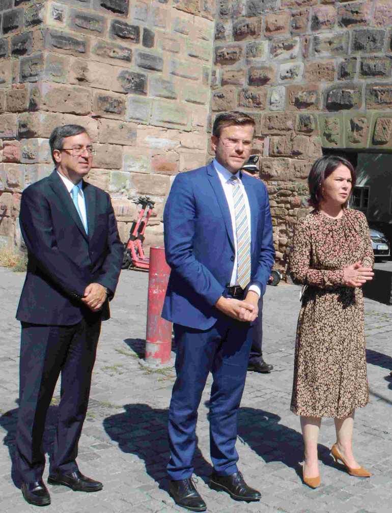 ‘Dışarıda ararken, içimizden çıktılar’