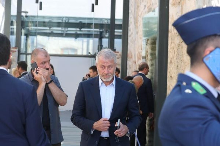 Rus milyarder Abramovich Tahıl Sevkiyatı Anlaşması imza törenini takip etti