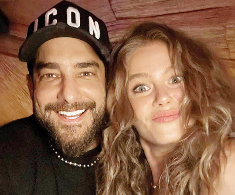 Mustafa Sandal ve Melis Sütşurupun deniz keyfi