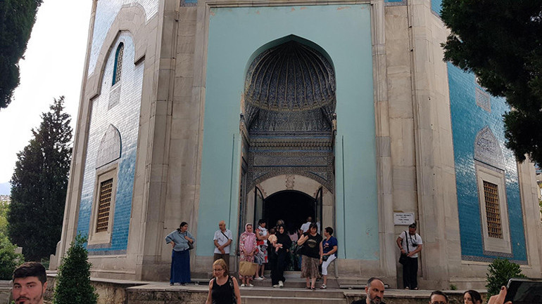 Yeşil Türbe’ye sahip çıkın