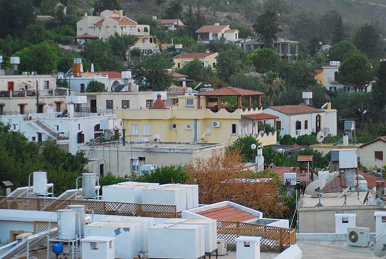 Kuzey Kıbrıs’ta romantik bir köşe “Bellapais”