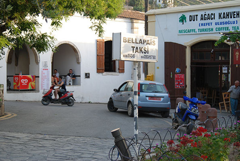 Kuzey Kıbrıs’ta romantik bir köşe “Bellapais”