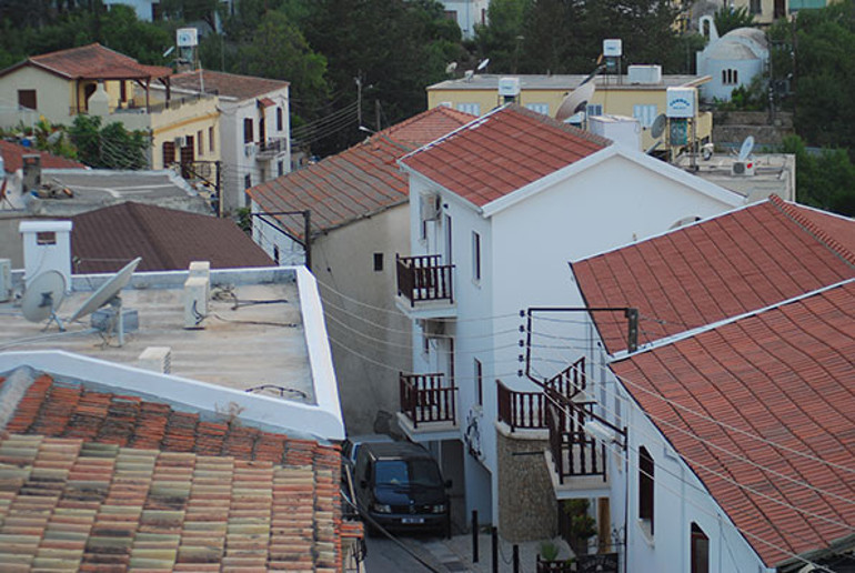 Kuzey Kıbrıs’ta romantik bir köşe “Bellapais”