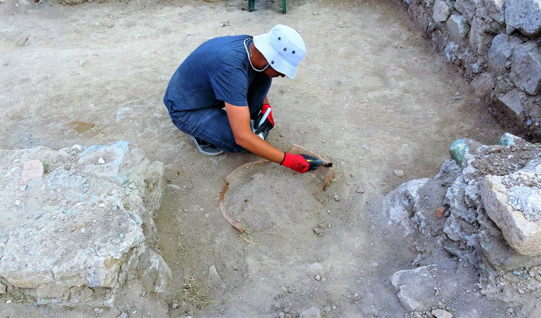 Helenistik döneme ait tapınak gün yüzüne çıkartılıyor