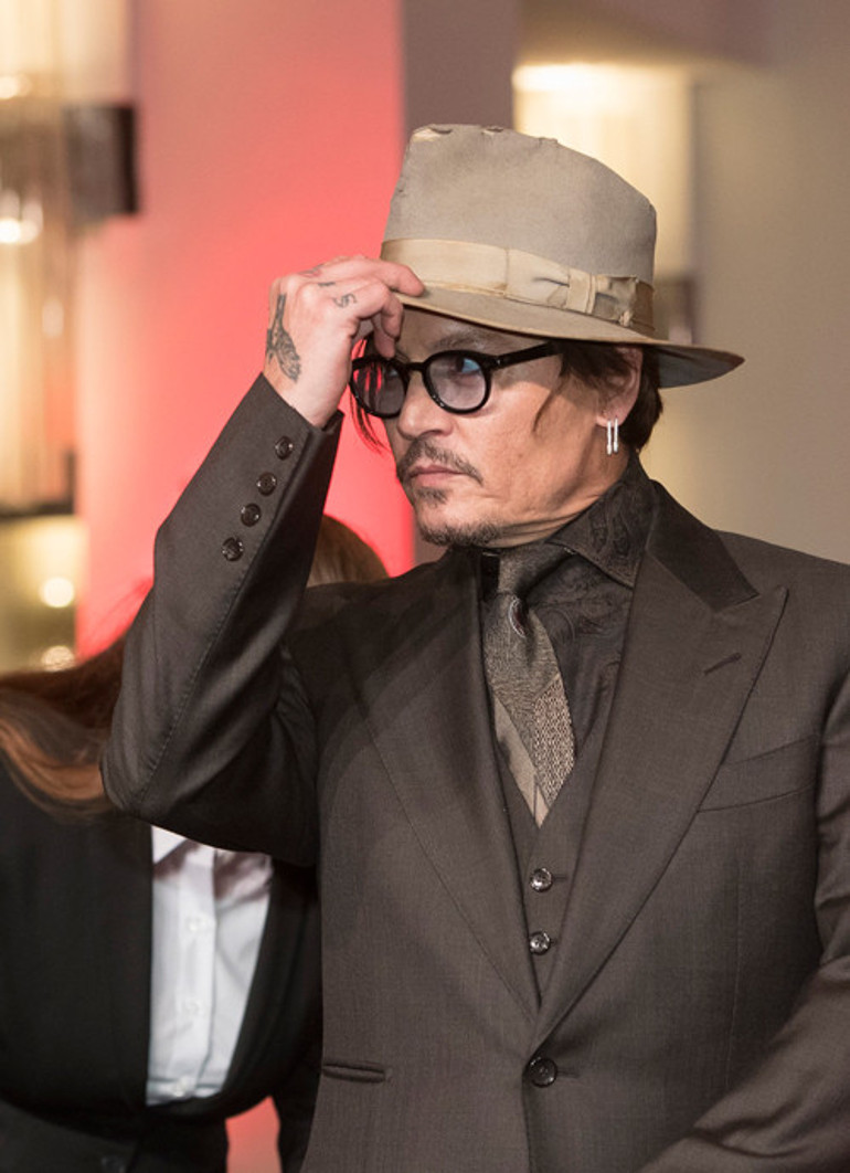 Rolleri bile elinden alınıyordu, işler değişti: Johnny Depp birkaç saat içinde 3.6 milyon kazandı