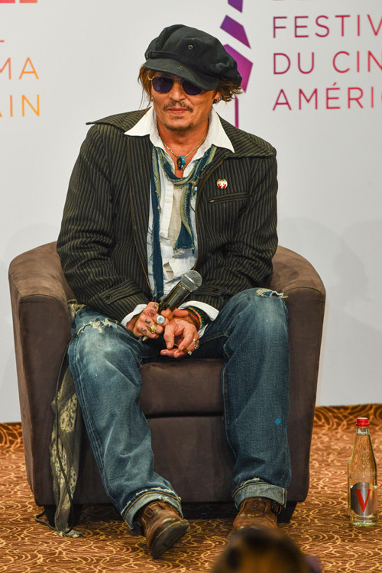 Rolleri bile elinden alınıyordu, işler değişti: Johnny Depp birkaç saat içinde 3.6 milyon kazandı