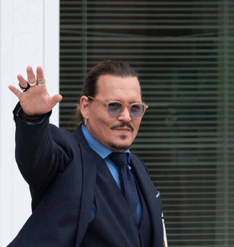Rolleri bile elinden alınıyordu, işler değişti: Johnny Depp birkaç saat içinde 3.6 milyon kazandı
