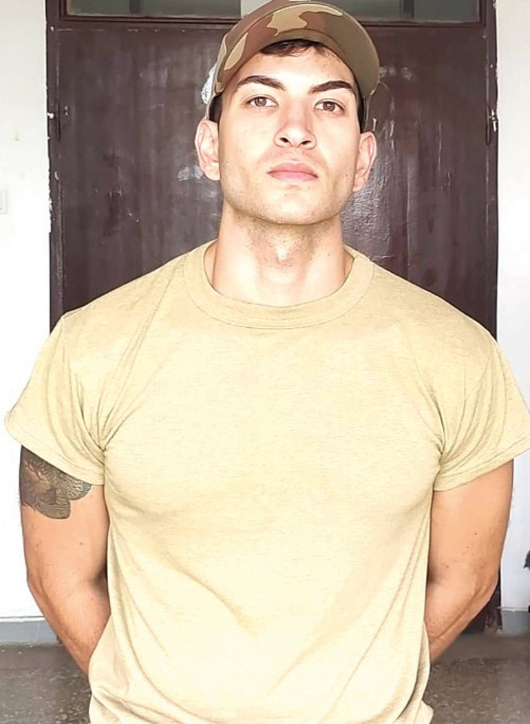 Ünlü oyuncu birliğine teslim oldu, ilk fotoğrafını paylaştı