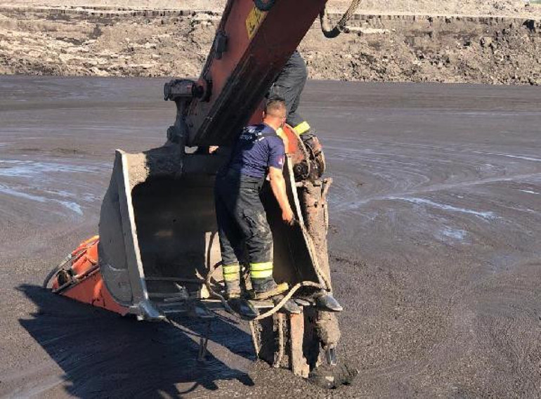 Kömür ocağında şlam havuzu çöktü Operatör göçük altında kaldı