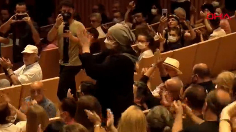 İlhan İrem son yolculuğuna uğurlandı... Vasiyeti yerine getirildi