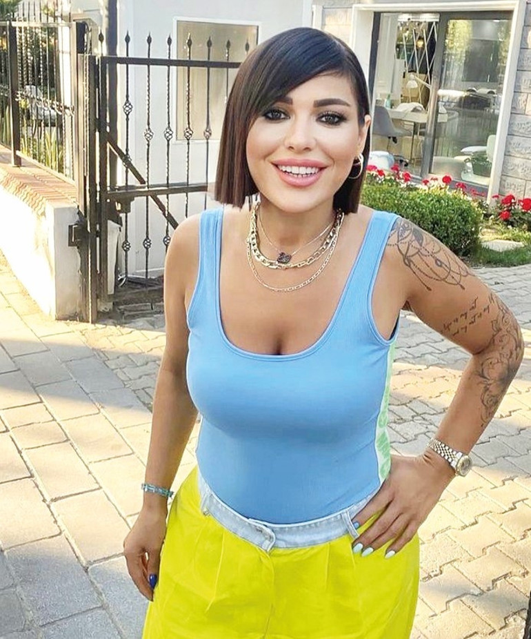 Faruk Çolakoğlundan sevgilisi Özge Ulusoya bikini yasağı