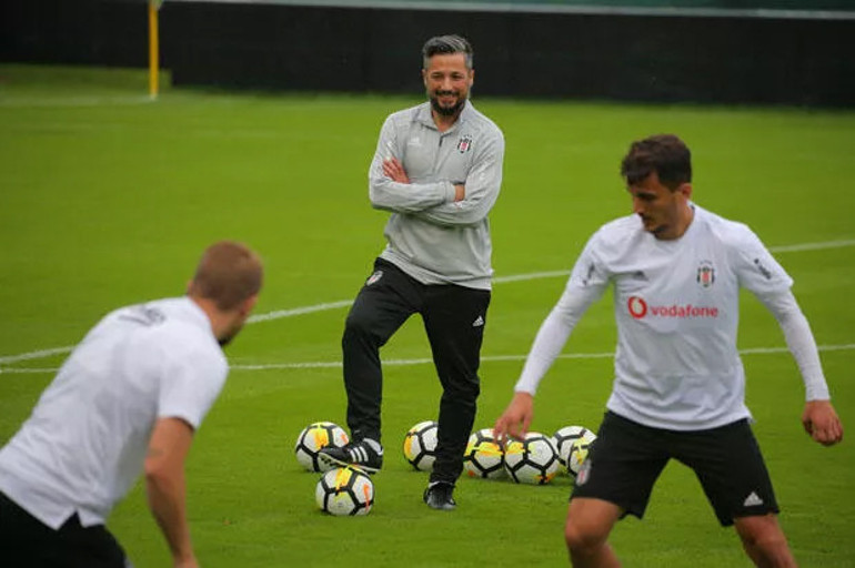 Beşiktaşın efsane futbolcusu İlhan Mansızın duygusal anları: Gözyaşlarımı zor tuttum
