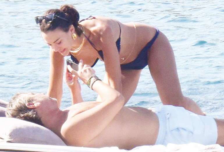 Tuvana Türkay ile İzzet Antebinin Bodrum romantizmi