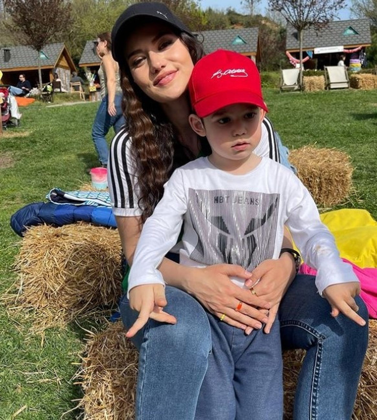 Fahriye Evcen ve oğlu Karan korona oldu