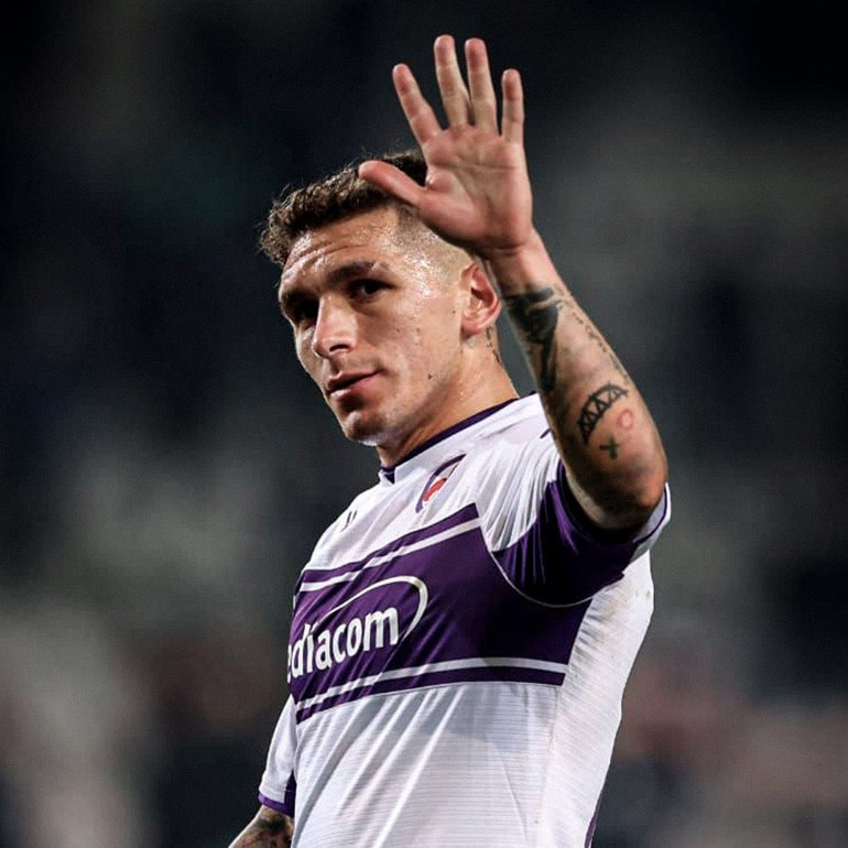 Son dakika: Galatasarayda Lucas Torreira heyecanı Midtsjö transferinin açıklanmasında Torreira şifreleri...