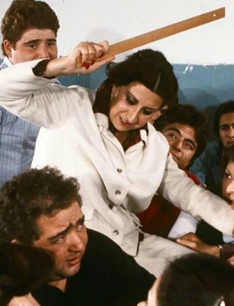 Afiş çekiminde ipler koptu: Arzu Film’den ayrılıyorum ben, sizi bırakıyorum