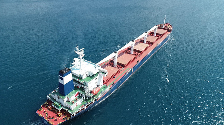 Dünyanın izlediği yolculuk... İlk tahıl gemisi İstanbul Boğazından uğurlandı