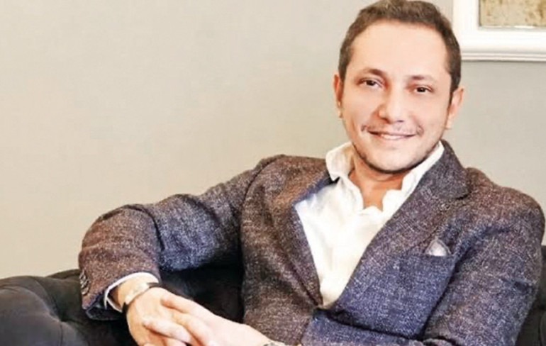 Feminen yüz hatları için  özel operasyon