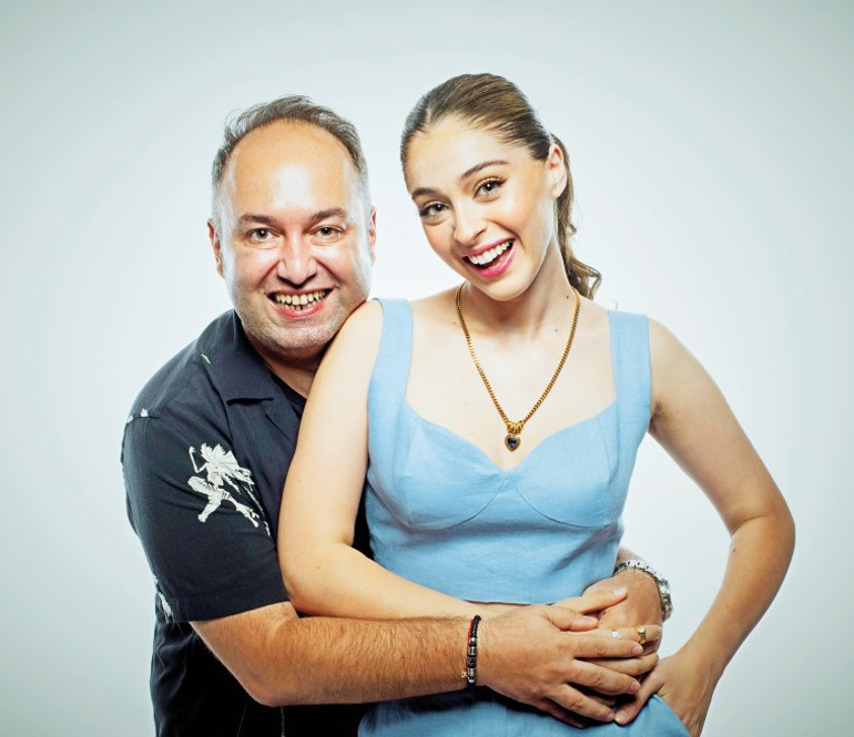 360 BİN OYLA BELİRLENEN TÜRKİYE’NİN YENİ JÖNÜ VE JÖNFİSİYLE BULUŞTUK: Aytaç Şaşmaz ve Cemre Baysel bilinmeyenlerini anlattı