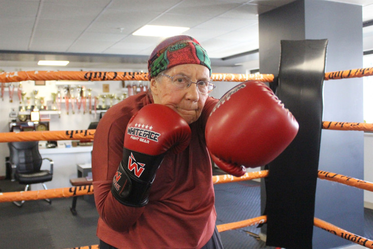 Parkinsonu 76 yaşında boks ile yendi