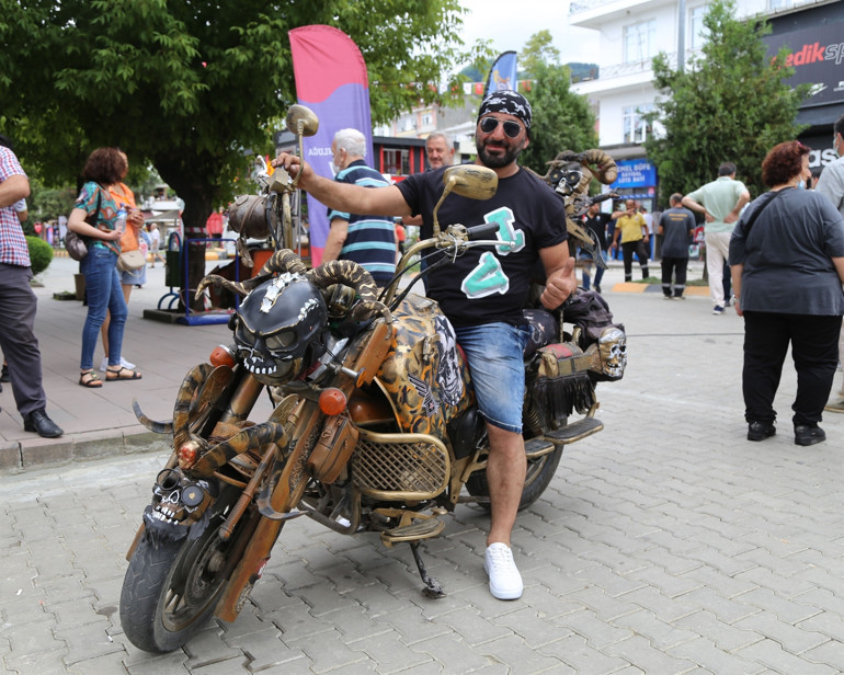MadMax filminden esinlendi, kendi motosikletini yaptı İşte maliyeti