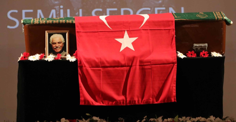 Elveda babacığım  Semih Sergen son yolculuğuna uğurlandı