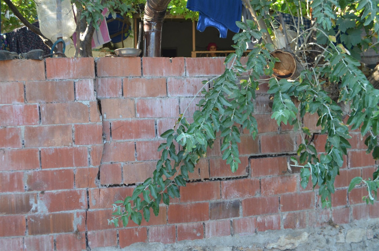 Heyelan korkusu yaşayan mahalleli için tahliye kararı
