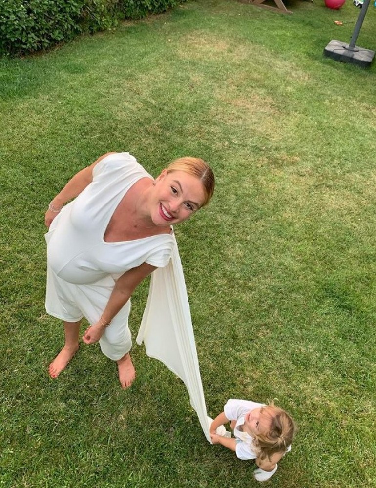 İtalyada evlenmişlerdi...Kaan Yıldırım bebeğinin cinsiyetini paylaştı