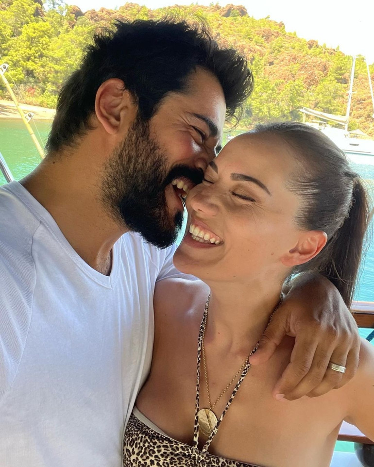 Fahriye Evcen ve Burak Özçivit kavga mı etti Açıklama geldi
