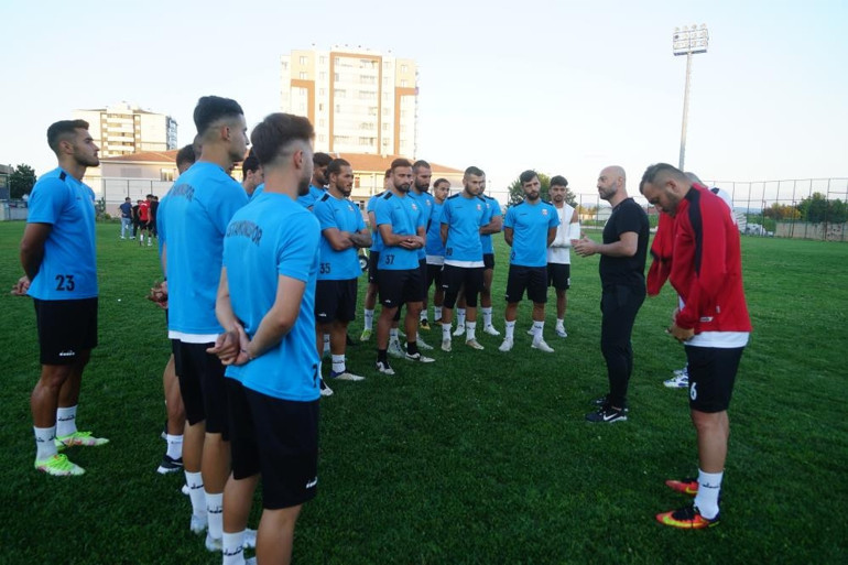 Sel sebebi ile ligden çekilen Kastamonuspor, afetin yıl dönümünde sezon açılışı yaptı