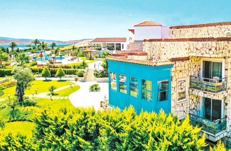 Başarılı iş insanı Hüseyin Kaya’dan Çeşme’ye imza projeler