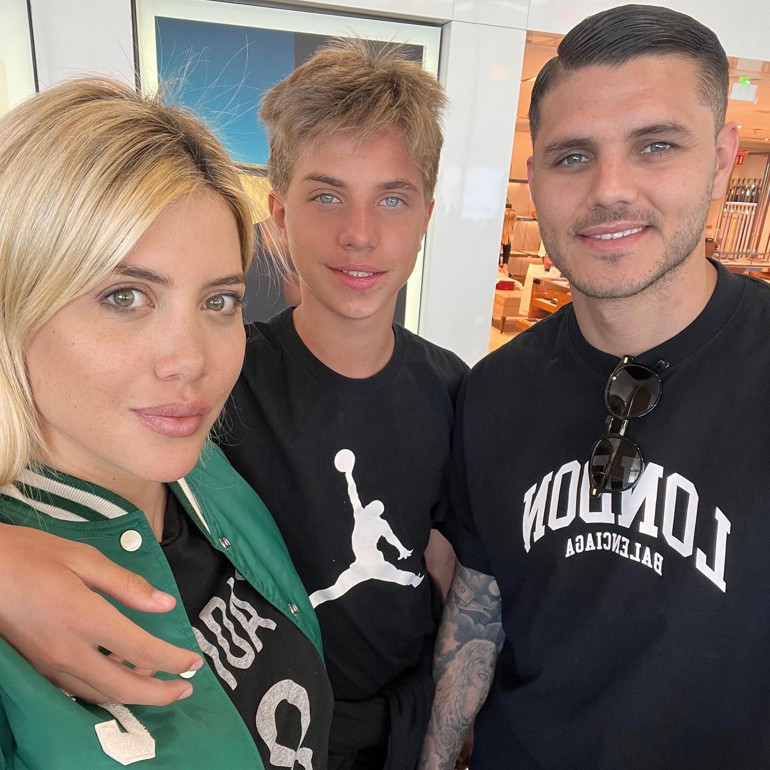 Son Dakika: Galatasaraydan Mauro Icardi hamlesi Wanda Nara ile 3 kez görüşüldü... Teklifin maaş detayı...