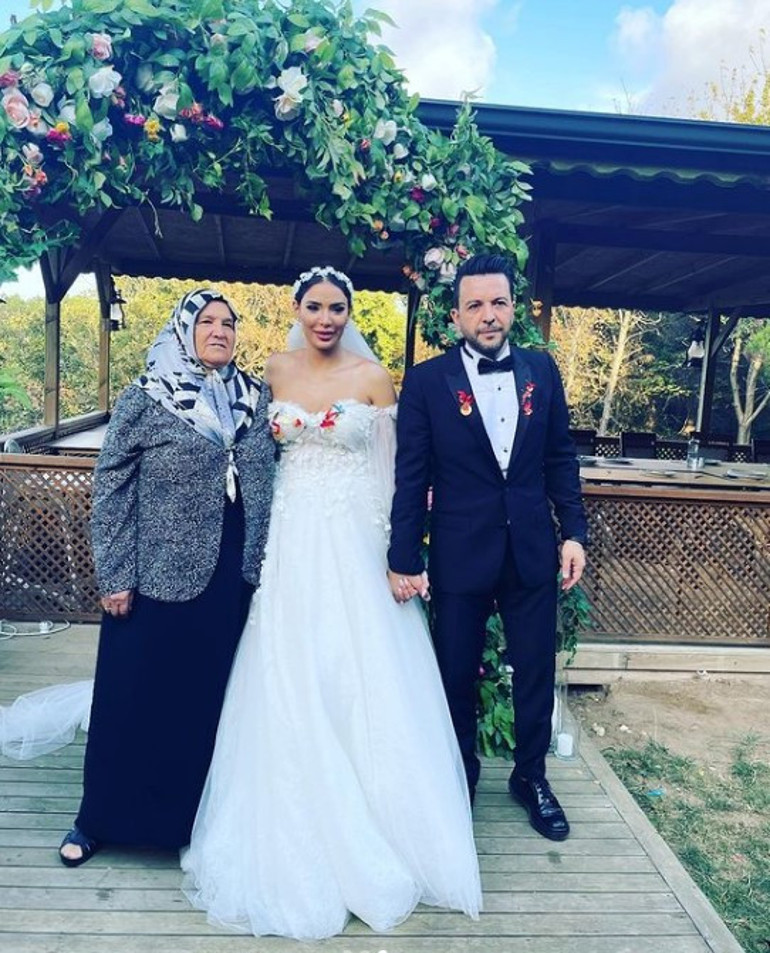 Nihat Doğandan eşine mesaj... Gelin ve kaynanadan ilk fotoğraf