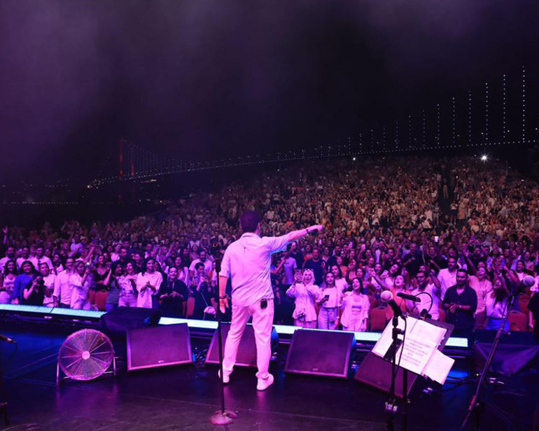 Yaşar ile Kuruçeşme Açıkhavada pop rüzgarı