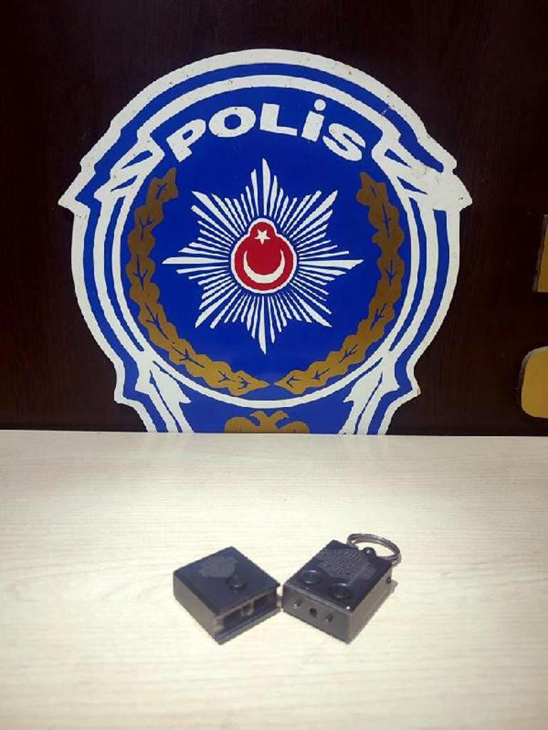 Suç kaydı olan şüpheliden garaj anahtarı şeklinde suikast silahı çıktı