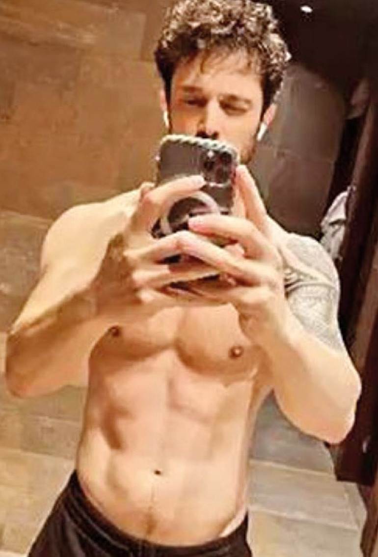 Arka Sıradakilerin Özgesine Boğazda davullu zurnalı düğün