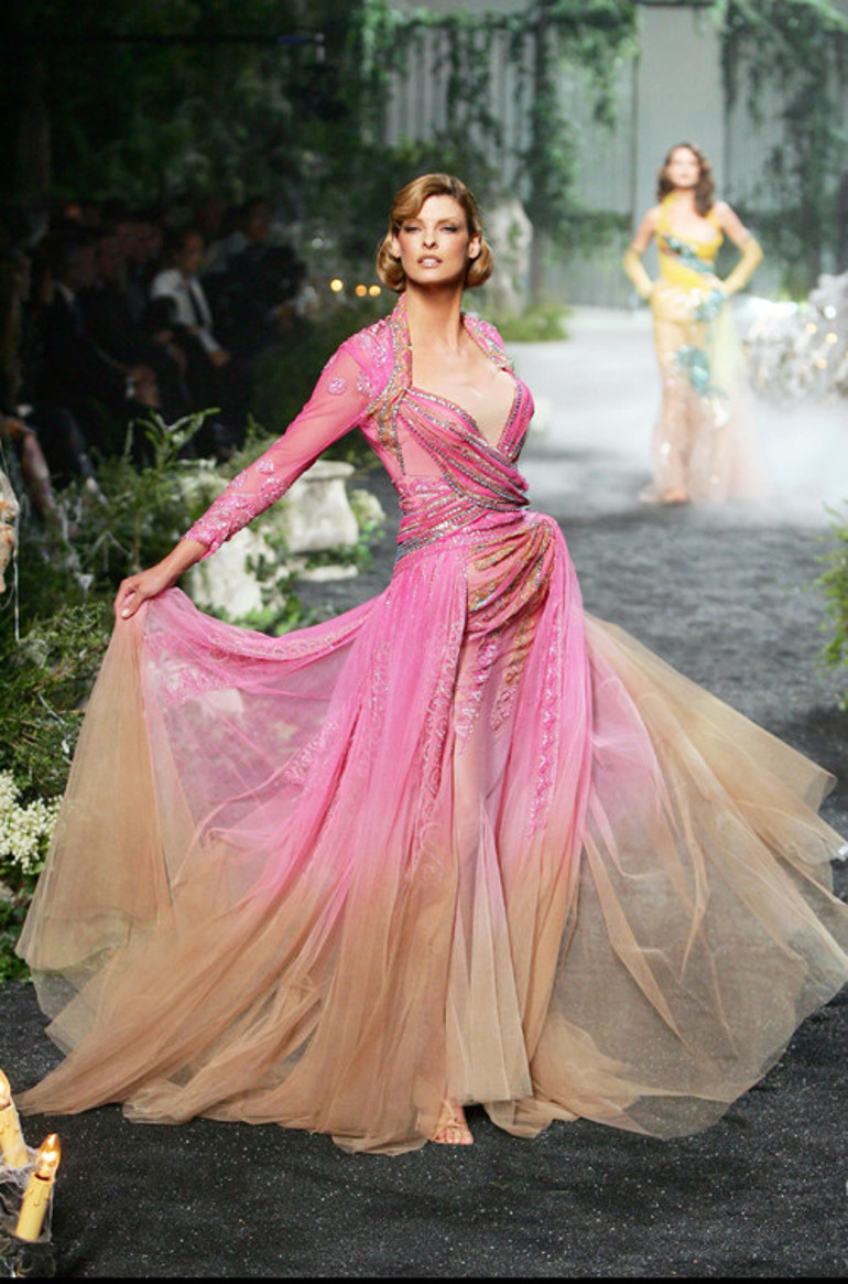 Güzellik uğruna estetik kurbanı olan top modelden acı itiraf: Reklamlara kandım, pişmanım