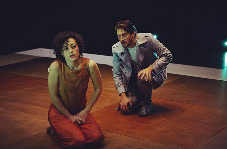 İstanbul tiyatroları Dionysos’un huzuruna çıkacak