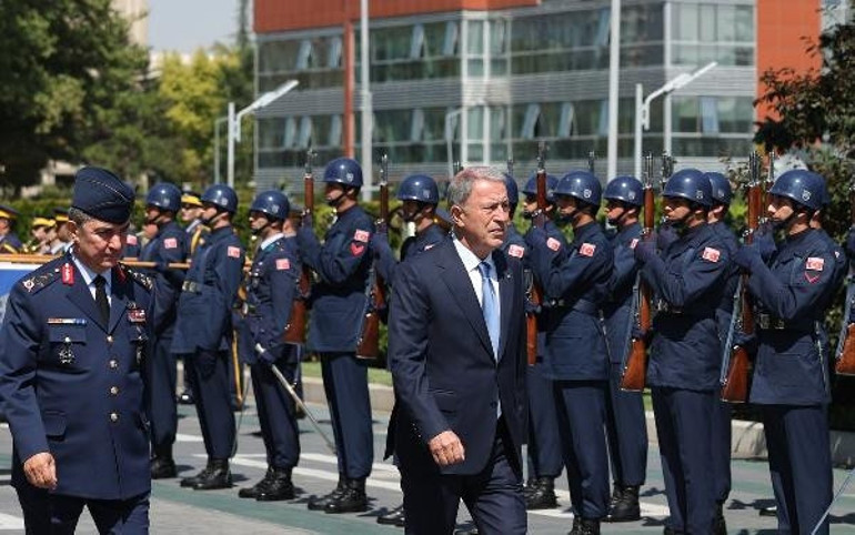 Hava Kuvvetleri Komutanlığında devir teslim töreni