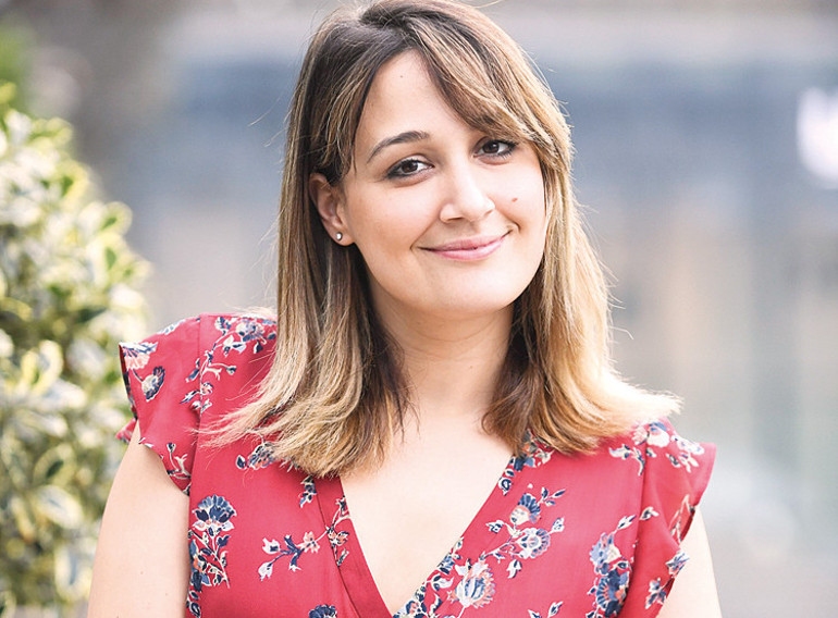 Bu kız çocuğu şimdi ünlü bir oyuncu... İsminin anlamı canımın içi demekmiş