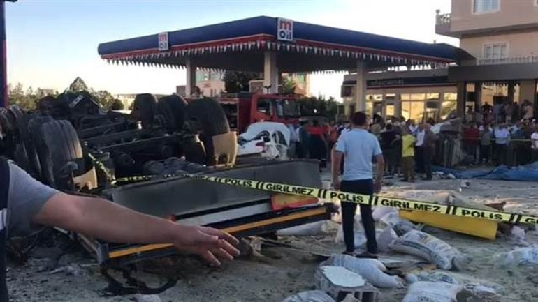 Son dakika: Mardin’de korkunç kaza… Freni patlayan TIR ölüm saçtı: 20 ölü, 26 yaralı