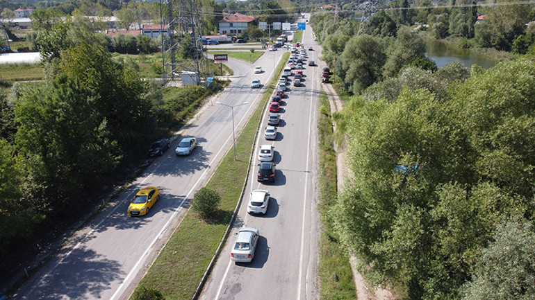 Adım atacak yer kalmadı, girişler kapatıldı