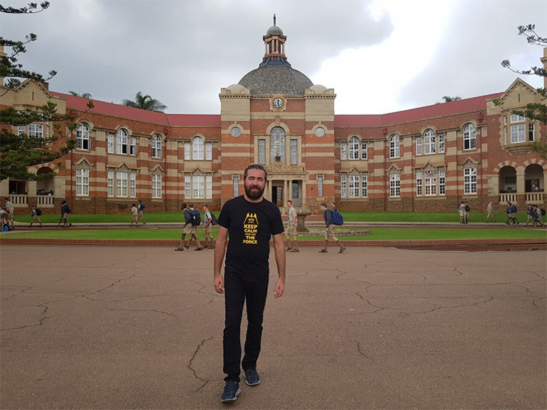 Türkiye eğitimde dünyanın neresinde Şahin öğretmen bu sorunun yanıtı için dünyayı dolaşıyor