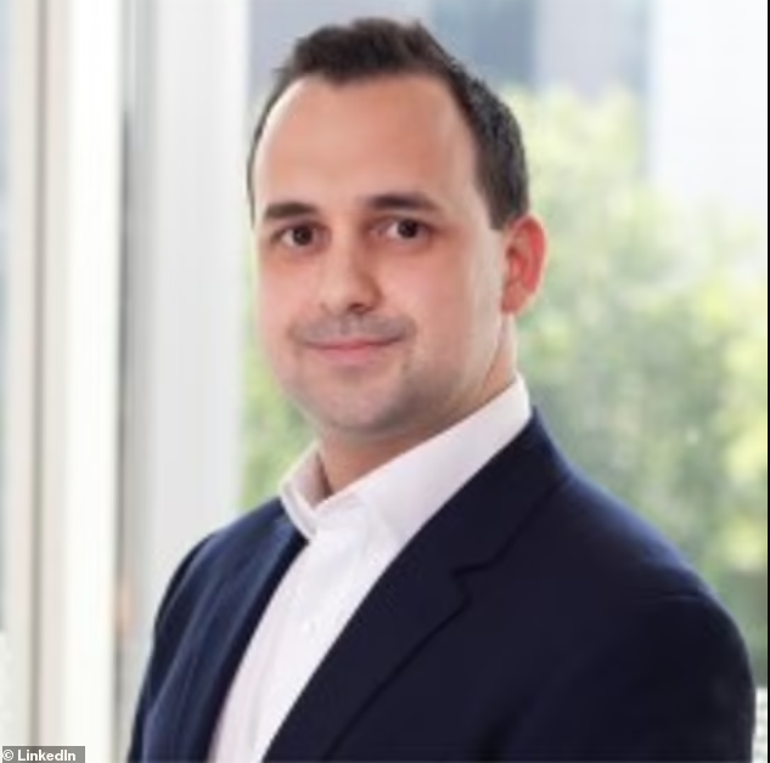 İş çıkışı gittiği eğlence yüzünden hayatı karardı… Çalıştığı firmaya 200 bin sterlinlik dava açtı