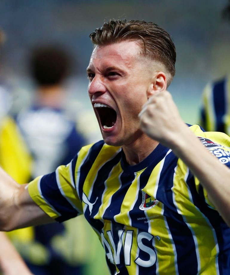 Son Dakika: Fenerbahçe kazanıyor ama o hep sınıfta kalıyor Adana Demirspor sonrası o sözler... Rakibe hediye etti