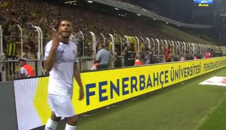 Son Dakika: Fenerbahçe - Adana Demirspor maçına damga vuran hareket Younes Belhanda atılmalıydı